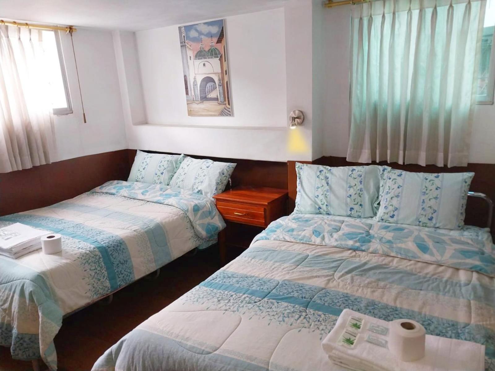 Hostal Benalcazar Quito Luaran gambar